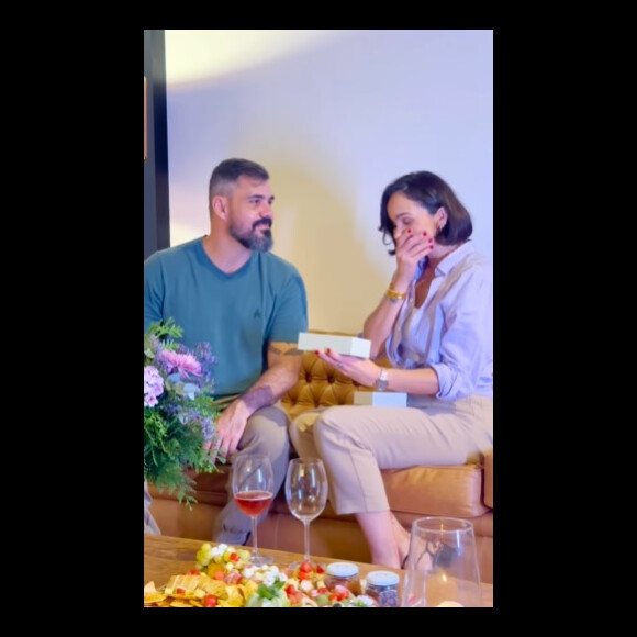 Juliano e Letícia Cazarré gravaram um vídeo mostrando a reação ao descobrir a gravidez