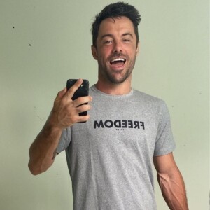 Kayky Brito foi para o quiosque na praia com Bruno de Luca por volta de 22h 