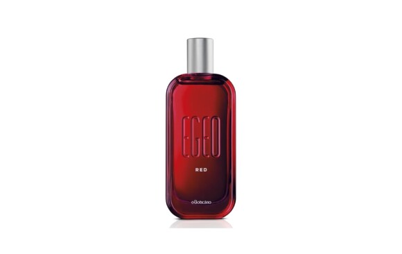 Perfume Egeo Red, do Boticário, mistura o cheiro licoroso do Rum, com o doce das frutas e o colorido das flores, resultando em um aroma bem sedutor