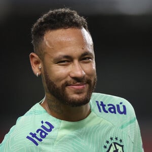 Neymar saiu da Arábia Saudita e voltou ao Brasil para jogar pela Seleção Brasileira