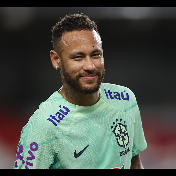 Neymar saiu da Arábia Saudita e voltou ao Brasil para jogar pela Seleção Brasileira