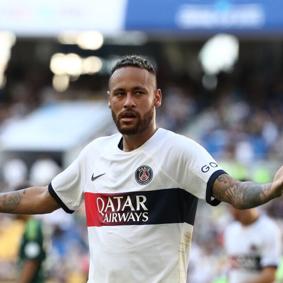 Neymar estava no Paris Saint Germain, mas decidiu trocar a França pela Arábia Saudita