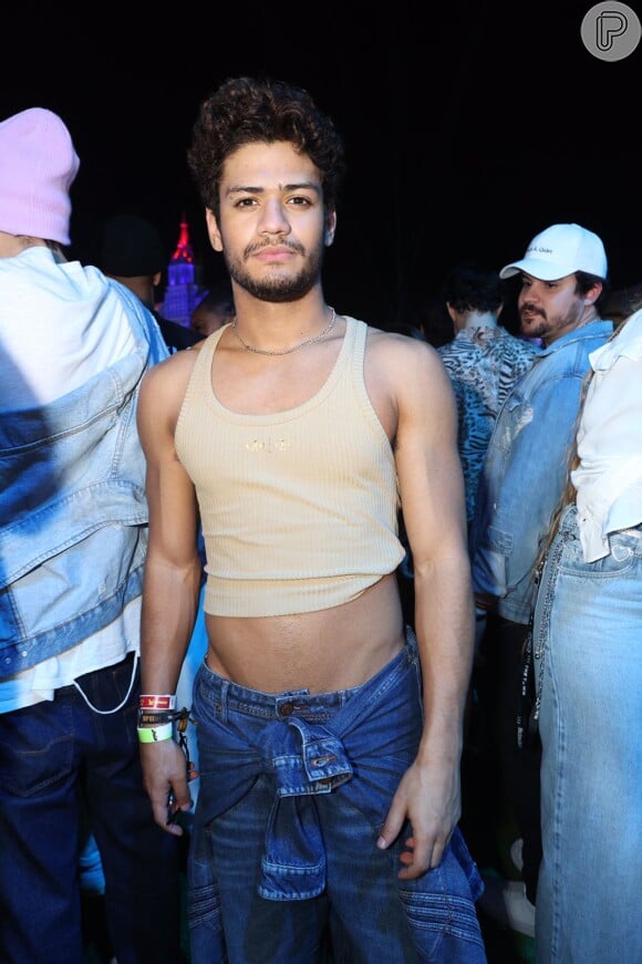 Cropped masculino: Gabriel Santana apostou nessa peça para seu look no The Town