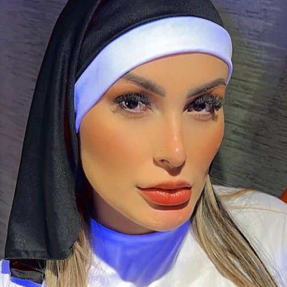 Andressa Urach se defende de processo por danos morais a modelo trans