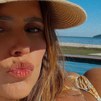 Deborah Secco rebate críticas por falar muito de sexo: 'Quando mais a gente fala, mais mulheres vão gozar'