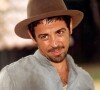 Rodrigo Simas faria José Venâncio no remake da novela 'Renascer' - papel foi de Taumaturgo Ferreira em 1993