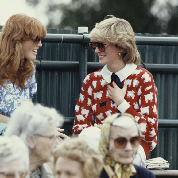 Princesa Diana chegou a devolver o casaco por conta de um fio que estava se soltando