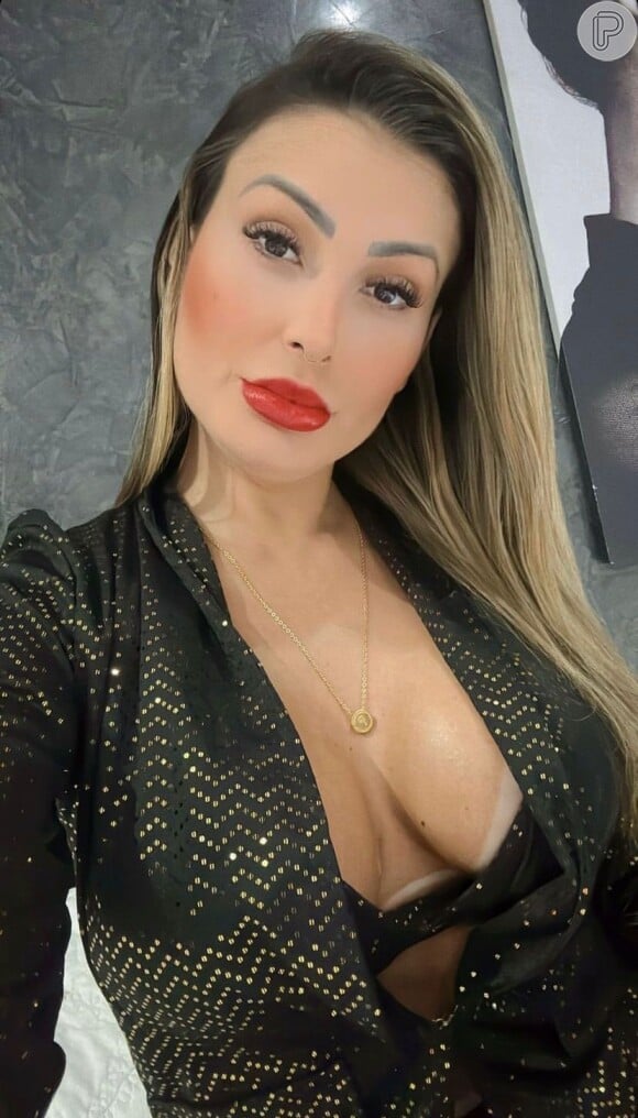 Andressa Urach foi banida do Instagram devido ao seu conteúdo erótico