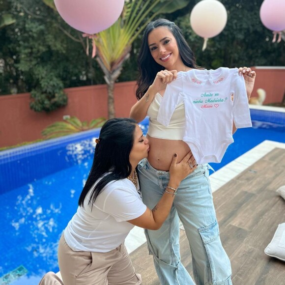 Grávida de filha de Neymar, Bruna Biancardi em foto do chá de bebê de Mavie