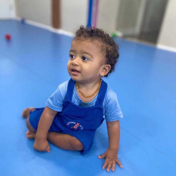 Viviane Araujo foi para a creche pela primeia vez e a atriz expôs a saudade momentânea do filho: 'Mas me dá um vazio tão grande!'