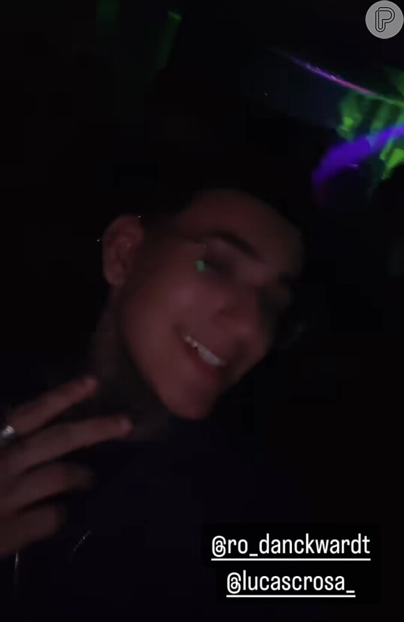 Filho de Andressa Urach, Arthur, compartilha vídeo se divertindo, ao som de funk, com seus amigos em uma festa após a mãe realizar cirurgia de emergência