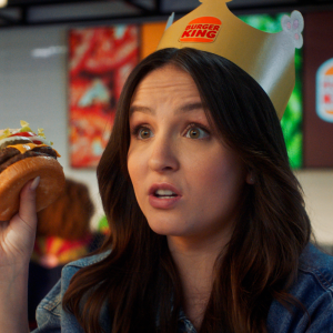 Larissa Manoela chegou a fazer uma campanha publicitária para a marca Burger King logo após se desvincular dos pais