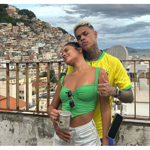 Bella Campos e MC Cabelinho terminaram após traição do funkeiro enquanto a atriz viajava à trabalho