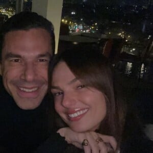 Isis Valverde e Marcus Buaiz se aproximaram depois de uma fake news, que dizia que os dois tinham um affair