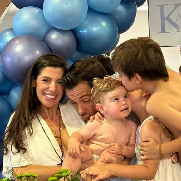 Kayky Brito e Tamara Dalcanale em fotos com o filho do casal, Kael, e os outros dois filhos dela