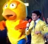 Filho de Gugu, João Augusto Liberato usou paletó amarelo no 'Lip Sync' da Globo para dublar e dançar 'Baile dos Passarinhos' e 'Pintinho Amarelinho'