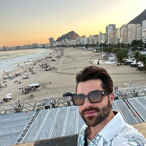 Alok contou que por seu trabalho com DJ convive pouco com o pai pois viaja o mundo todo e o que mais deseja é reencontrá-lo