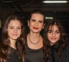 Filhas de Luciano Camargo e Flavia Camargo foram comparadas à mãe em foto: 'Três irmãs'