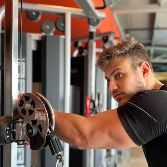 Matheus Gabriel também teria enviado um beijo à ex-namorada em conversa no Twitter