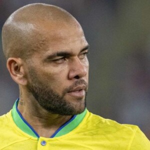 Daniel Alves muda tática para julgamento na Espanha