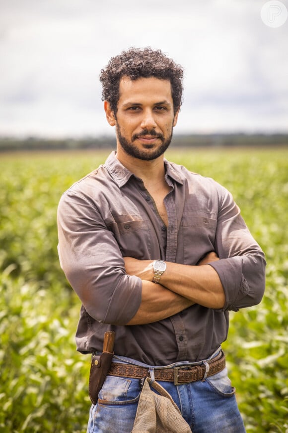 Amaury Lorenzo está fazendo sucesso como Ramiro em 'Terra e Paixão'