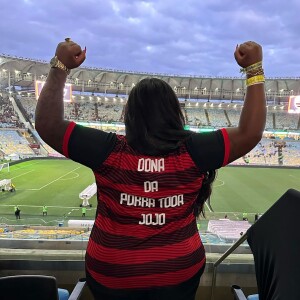 Jojo Todynho revela benefício pouco conhecido da cirurgia bariátrica e aparece sentada de perna cruzada: 'Eu não fazia isso, tá?'