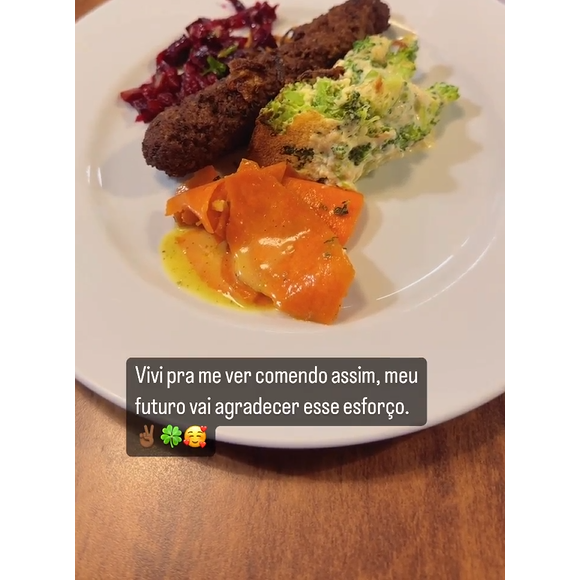 Veja foto de prato de comida de Jojo Todynho em dieta para emagrecer após realizar cirurgia bariátrica