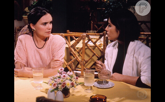 Raquel (Regina Duarte) e Maria de Fátima (Glória Pires) em cena de 'Vale Tudo', sucesso de Gilberto Braga, exibida em 1988