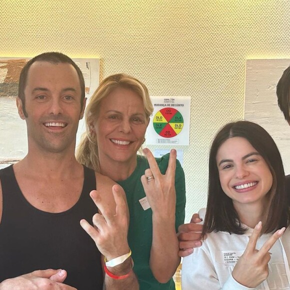 Kayky Brito recebeu uma festa da família quando recebeu alta do hospital após internação de um mês