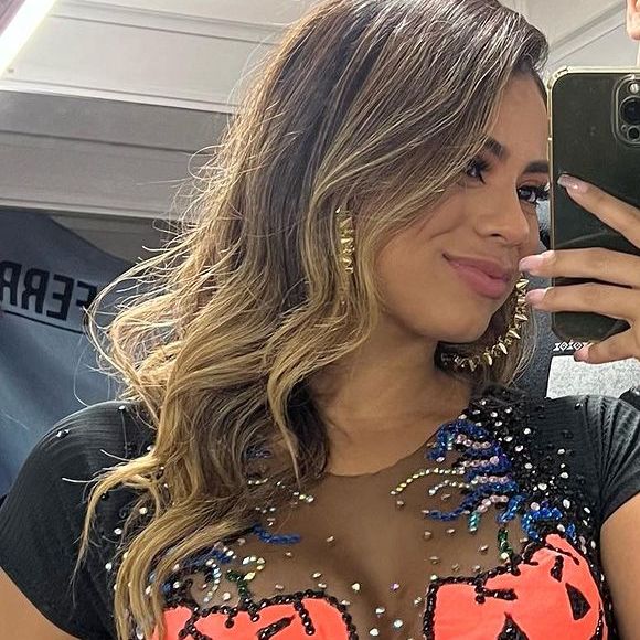 Ricardo Vianna publicou um carrossel de fotos e vídeos ao lado de Lexa na última sexta-feira (03)