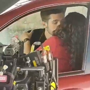 Maisa Silva e João Guilherme Ávila trocaram beijo em gravação da série 'De Volta Aos 15'