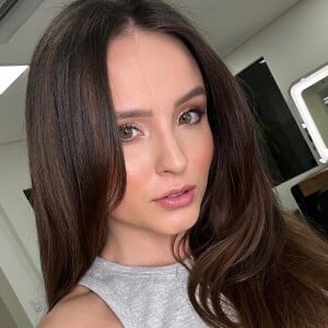 Larissa Manoela homenageou a 'mãe' Malu Galli pelo seu aniversário nesta sexta-feira 17 de novembro de 2023