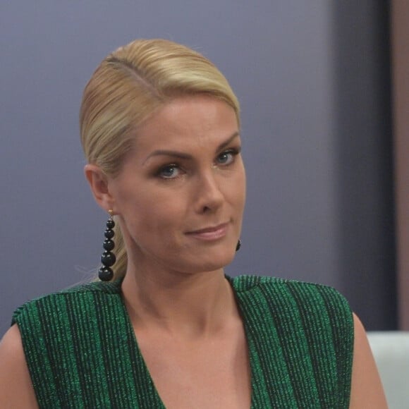 Ana Hickmann apagou todas as fotos de Alexandre Correa de sua rede social