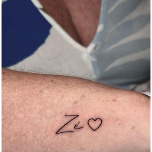 Mãe de Virginia tatuou o apelido de Zé Felipe e fez ainda um coração como homenagem ao genro