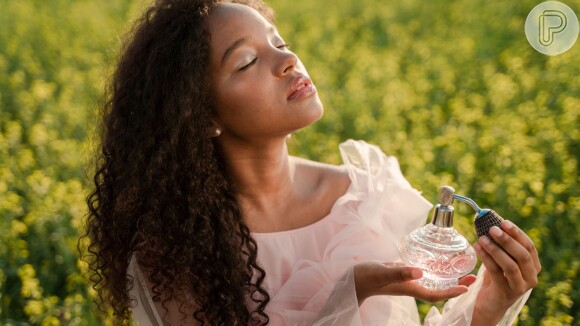 Para mulheres cheirosas e econômicas: esses 6 perfumes importados irresistíveis de até R$ 200 cabem no seu bolso