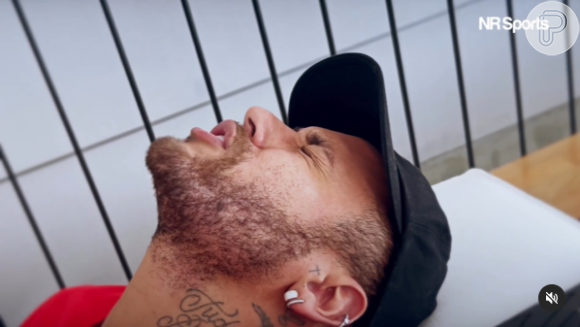 'Pelo amor de Deus': Neymar chora de dor em sessão de fisioterapia por grave lesão no joelho