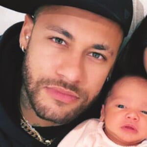 Neymar estava na companhia de Bruna Biancardi e da filha em sua mansão antes da festa