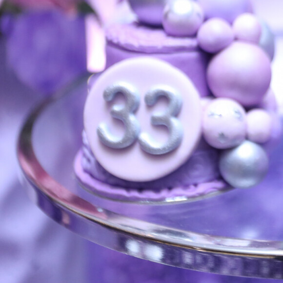 Festa de Carla Diaz: docinhos fizeram referência aos 33 anos da atriz