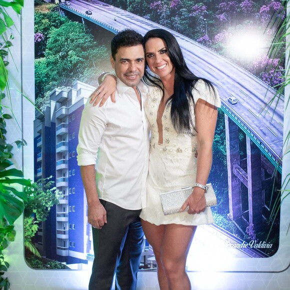 Zezé Di Camargo e Graciele Lacerda afirmam que viraram 'alvo preferencial' de conta na web