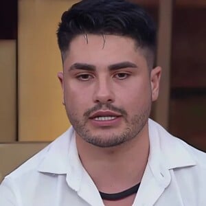 Lucas Souza foi perguntado por seguidor se tinha se arrependido de sair do reality