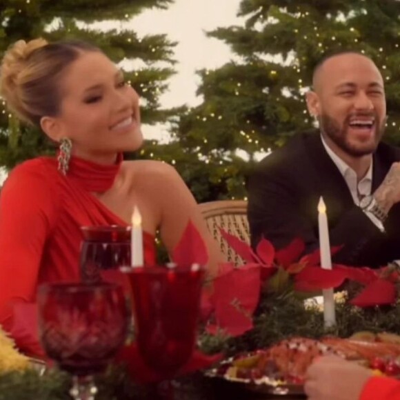 Virgínia Fonseca gera revolta de fãs após estrelar campanha de Natal com Neymar