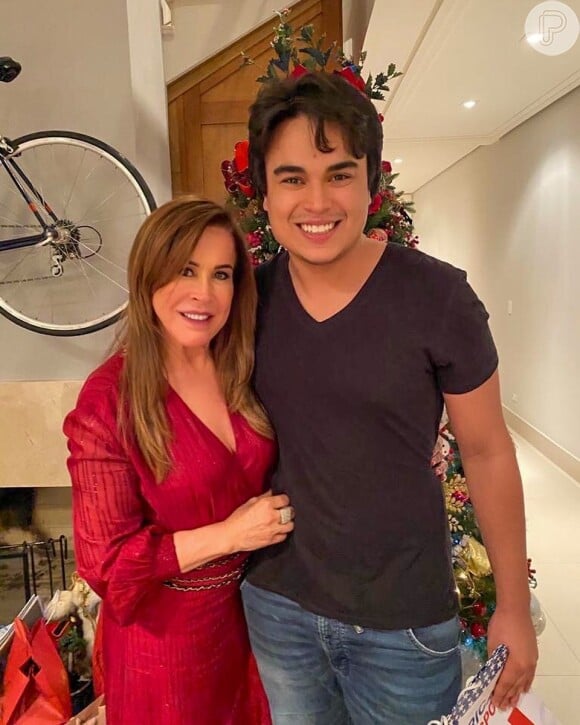 Zilu Godoi é mãe de Igor Camargo, seu filho mais novo com Zezé Di Camargo