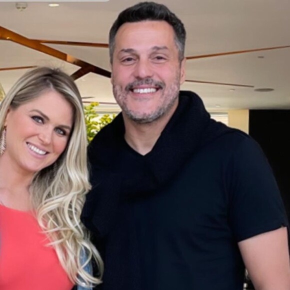 Susana Werner afirma que não tem conta conjunta com Júlio César: 'É necessário que seja depositado mensalmente numa conta que ele abriu pra mim, só para a mesada'