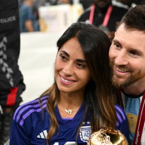 Messi e Antonela Roccuzzo se mantêm longe de polêmicas