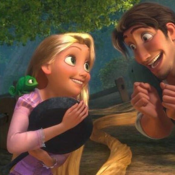 No filme 'Enrolados', a princesa Rapunzel é salva da mãe por um forasteiro e os dois se apaixonam