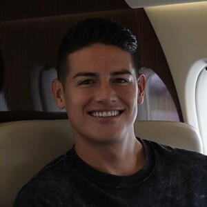 Erika Schneider já embarcou para o Catar para se encontrar com o jogador James Rodríguez. A viagem ocorreu no começo de 2022