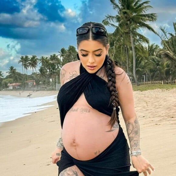 MC Mirella deu à luz Serena, sua primeira filha, na tarde desta terça-feira (26)