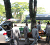 O adeus a PC Siqueira: cerca de 30 pessoas, entre amigos e familiares, acompanharam o cortejo fúnebre até o túmulo