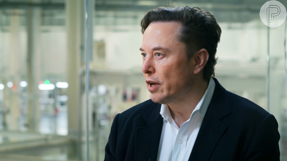 Elon Musk tem uma fortuna avaliada em 241 bilhões de dólares em dezembro de 2023