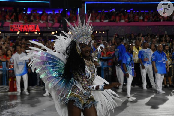 Carnaval 2024: a rainha de bateria da Beija-Flor é Lorena Raíssa